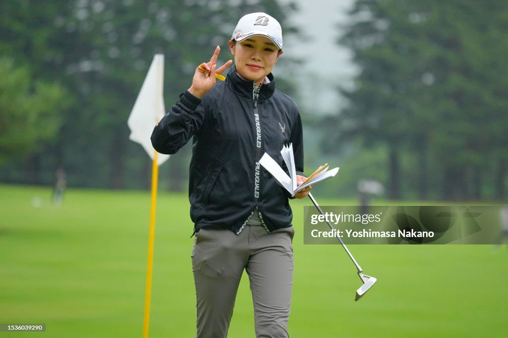 Aomori Ladies Open Golf Tournament - Round One
