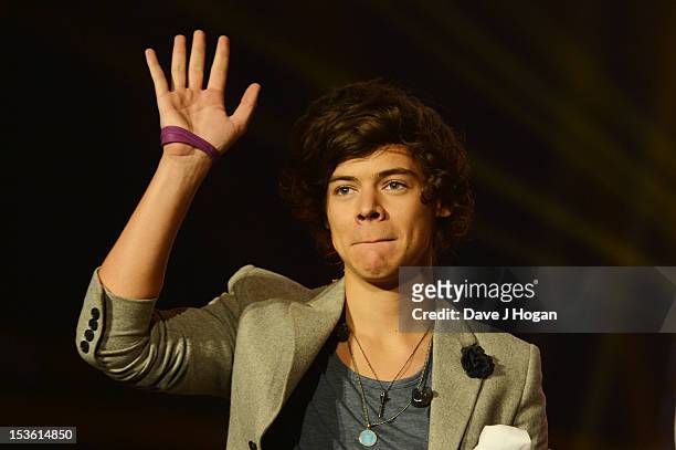 Harry Styles of One Direction performs at the BBC Radio 1 Teen Awards 2012 at Wembley Arena on October 7, 2012 in London. England