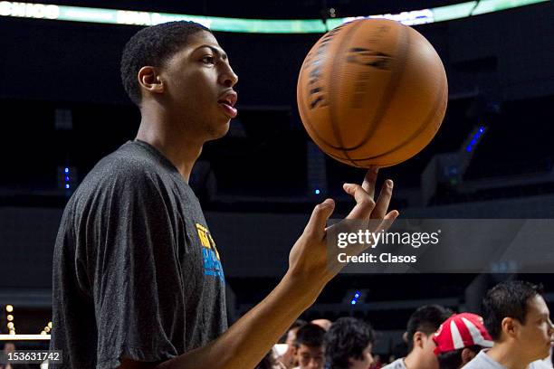 Anthony Davis during a training session of New Orleans Hornets and Orlando Magic with disabled people at Arena on October 06, 2012 in Mexico City,...