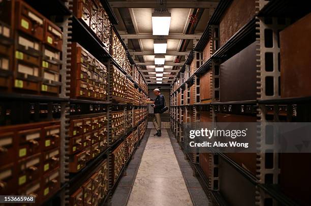 Visitor Mitchell Brown of New Hope, Alabama, browses the paper catalog as he tours the Main Paper Catalog Room at the Main Reading Room of the...