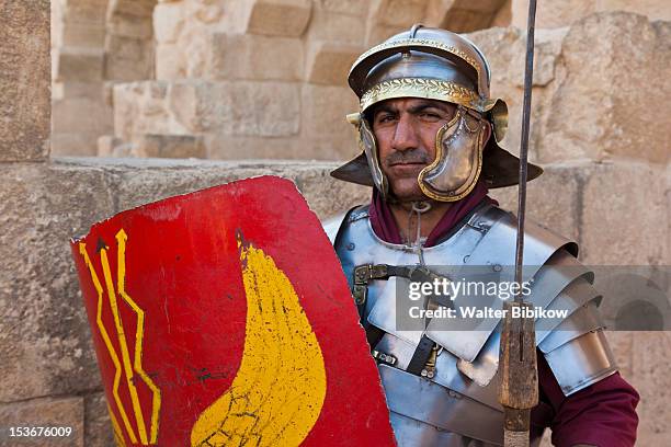 jordan, jerash, roman centurion - chariot stockfoto's en -beelden