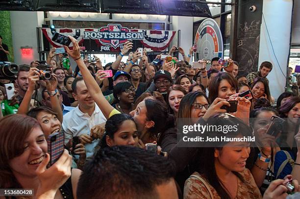 The Script Fans 126 Fan Cave Concert Series The Script Stock Photos, High-Res Pictures ...