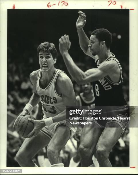 Jim Peterson Rockets 72 Ozell Jones Stock Photos, High-Res Pictures, and Images - Getty Images