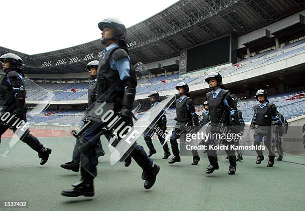 Japanese Riot Control 31 Kanagawa Police Security Drills Stock Photos, High-Res Pictures, and ...