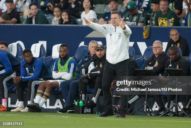 Greg Vanney head coach of the LA Galaxy giving directions to his payers during a game between Sporting Kansas City and Los Angeles Galaxy at Dignity...