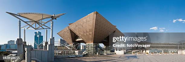 tokyo big sight convention exhibition center odaiba plaza panorama japan - tokyo big sight stockfoto's en -beelden