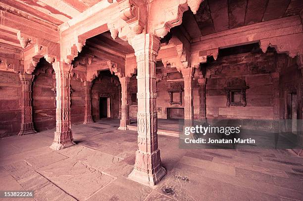 red palace - fatehpur sikri stock-fotos und bilder