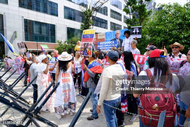 Latinos form the diaspora demonstrate during an European Union and Community of Latin American and Caribbean States summit in the Europa, the EU...