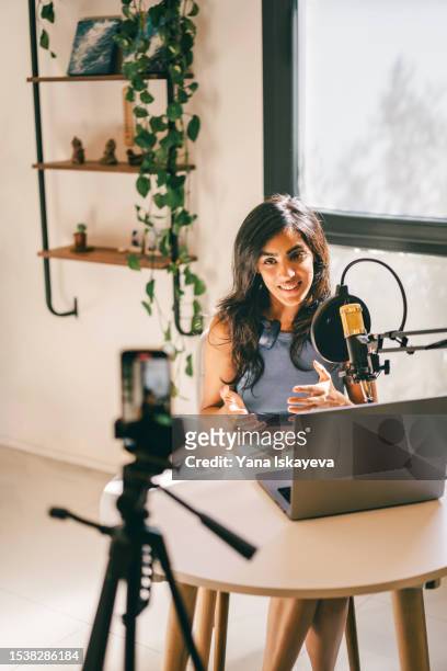 empowering online presence: asian businesswoman sharing expertise - story telling in the workplace stock pictures, royalty-free photos & images