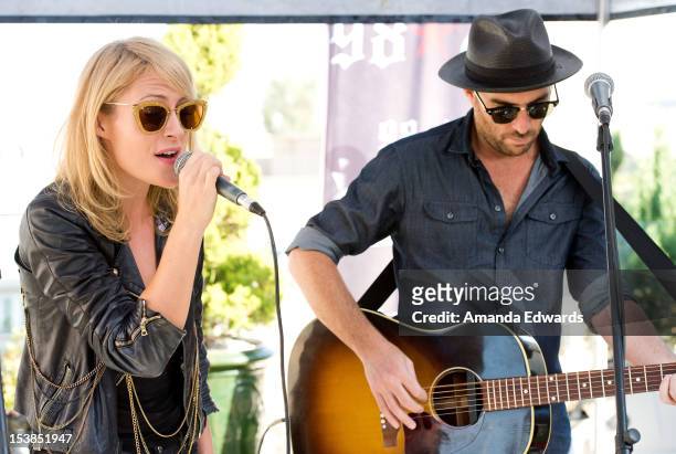 Musicians Emily Haines and James Shaw of the band Metric perform onstage at the 98.7FM Party Penthouse at The Historic Hollywood Tower on October 9,...