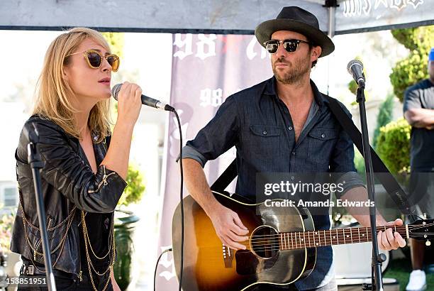 Musicians Emily Haines and James Shaw of the band Metric perform onstage at the 98.7FM Party Penthouse at The Historic Hollywood Tower on October 9,...