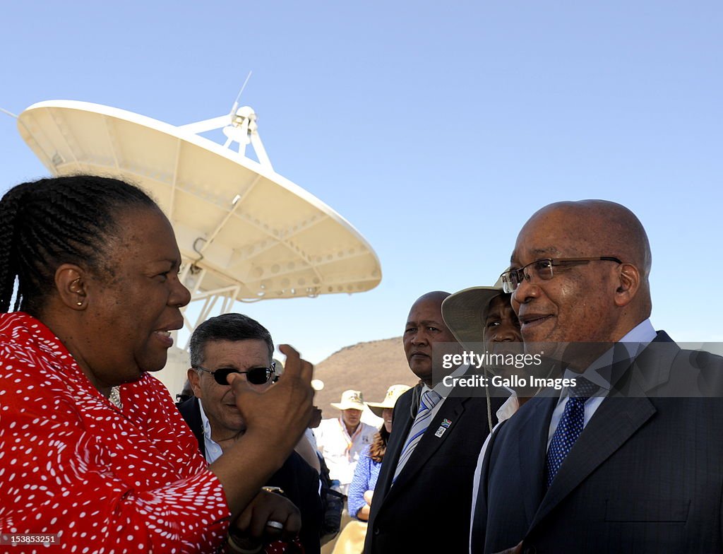 Zuma Visits Carnarvon - Home of the SKA