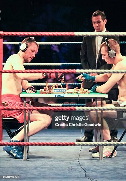 17 Chessboxing At The Royal Albert Hall Stock Photos, High-Res Pictures,  and Images - Getty Images