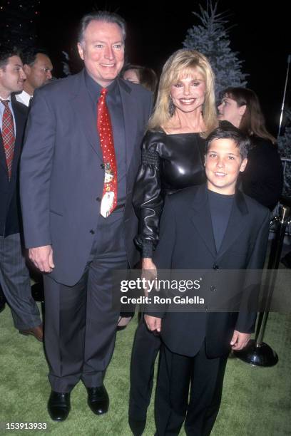 Actress Loni Anderson, boyfriend Geoff Brown and her son Quinton Reynolds attend "The Grinch" Universal City Premiere on November 8, 2000 at the...