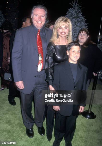 Actress Loni Anderson, boyfriend Geoff Brown and her son Quinton Reynolds attend "The Grinch" Universal City Premiere on November 8, 2000 at the...