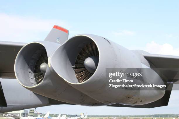 pratt & whitney engines tf33 of the b-52h stratofortress. - turbina a gas foto e immagini stock