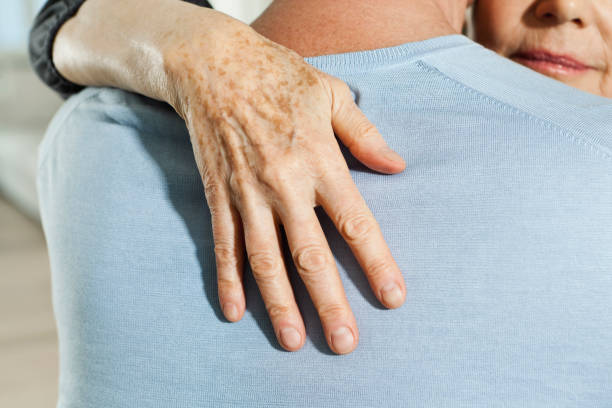 Hand Chug 25,975 Hand Hug Stock Photos, High-Res Pictures, and Images - Getty Images