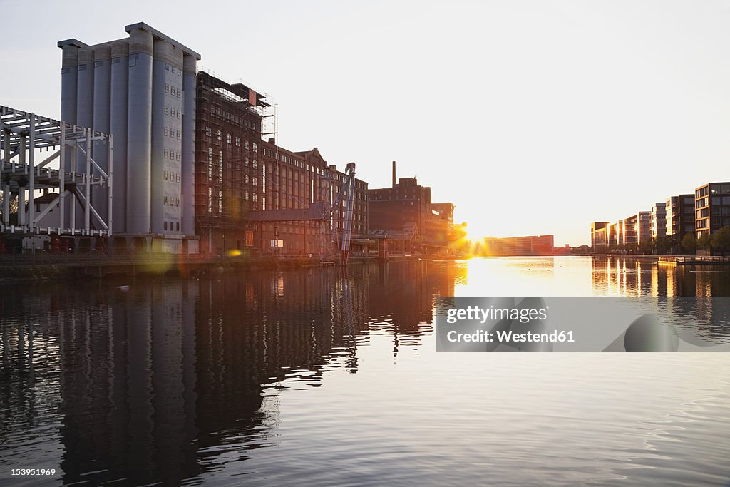 Europe, Germany, North Rhine Westphalia, View of Duisburg Inner Harbour with Museum Kuppersmuhle