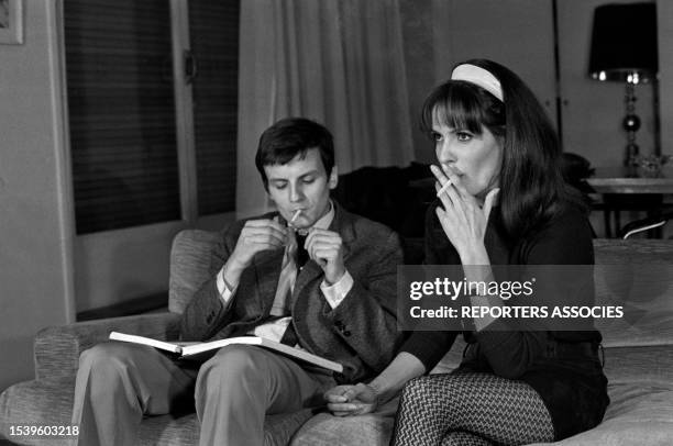 Danièle Gaubert et Pierre Perrin répètent une scène avant le début du tournage du film 'Le Grand Dadais' à Paris le 16 janvier 1967