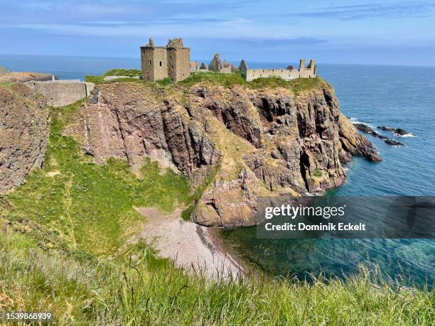 dunnottar castle - grampian - scotland photos et images de collection