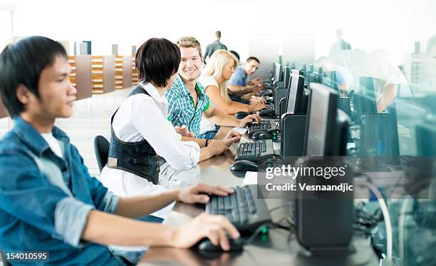 948 Corporate Computer Lab Stock Photos, High-Res Pictures, and Images ...