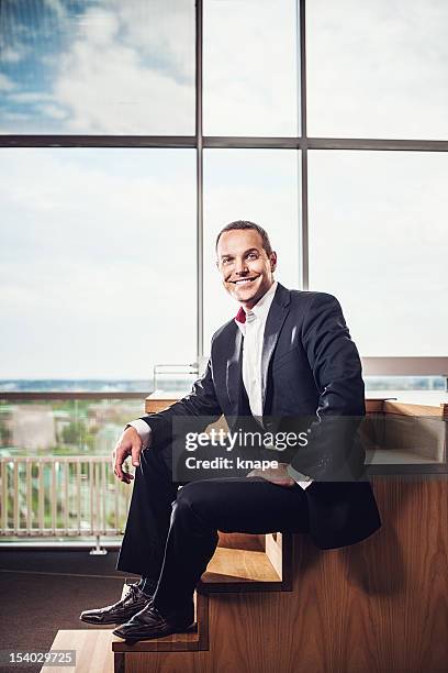 homem de negócios no escritório - presidente de empresa - fotografias e filmes do acervo