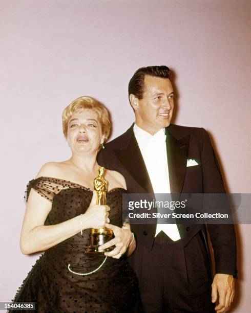 French actress Simone Signoret with her Best Actress Oscar for 'Room at the Top' at the 32nd Academy Awards at the RKO Pantages Theatre, Hollywood,...