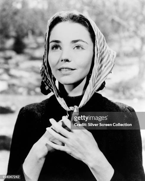 American actress Jennifer Jones as Bernadette Soubirous in 'The Song of Bernadette', 1943.