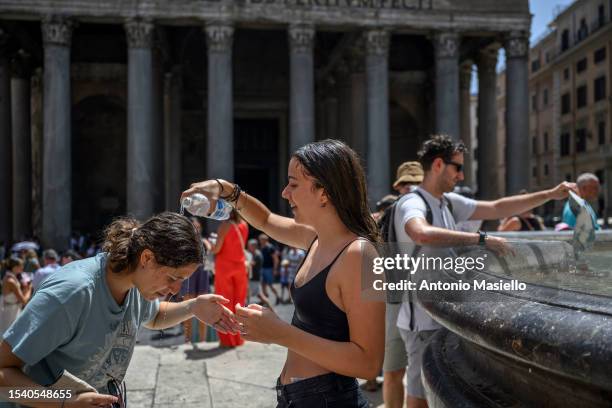 Heat In Rome 643 Pantheon Fountain Stock Photos, High-Res Pictures, and Images ...