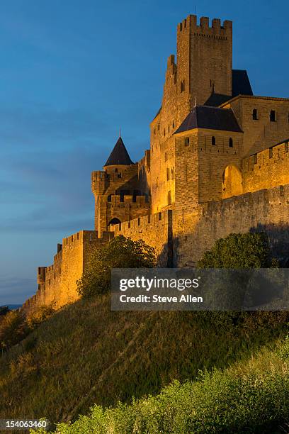 carcassonne fortress - france - carcassonne imagens e fotografias de stock