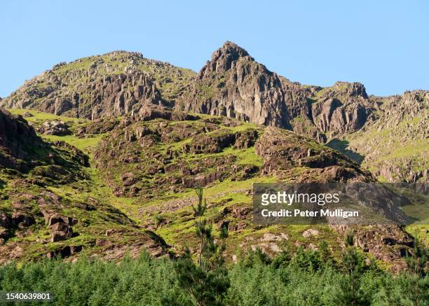 pillar mountain in the english lake district - valley side stock pictures, royalty-free photos & images
