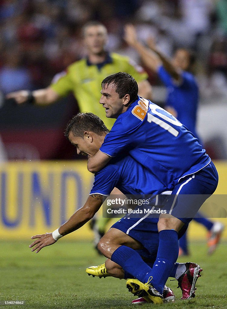 Flamengo v Cruzeiro - Brazilian Serie A