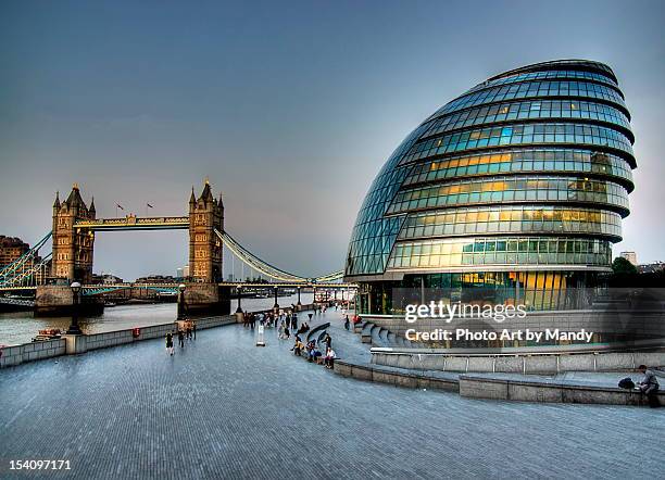 tower bridge and city hall - gla building stock pictures, royalty-free photos & images