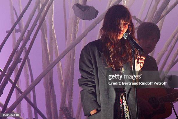 Lou Doillon performs during the opening of Thaddaeus Ropac's new gallery on October 13, 2012 in Pantin, France.