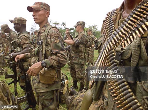 Troops of Colombian Army prepare to embark at El Caraño airport in Quibdo, Colombia, 05 May 2002. Colombian Army is trying to enter the area of this...