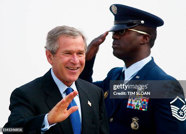 Us Campaign George W Bush Wave Photos and Premium High Res Pictures ...