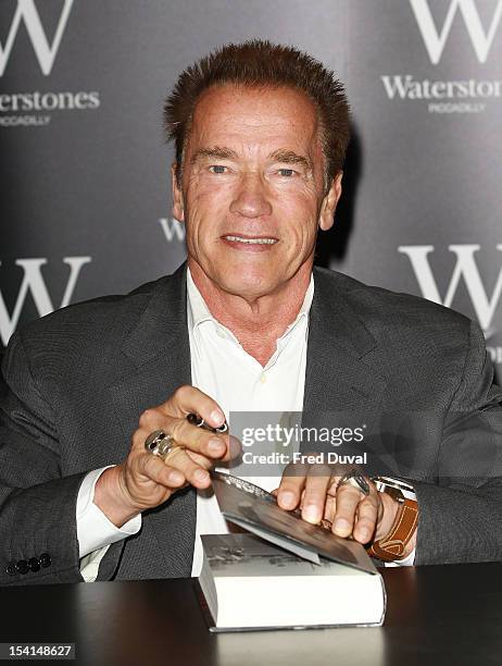 Arnold Schwarzenegger Signs Total Recall My Unbelievably True Life
