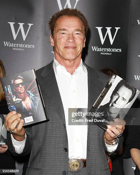 Arnold Schwarzenegger Signs Total Recall My Unbelievably True Life