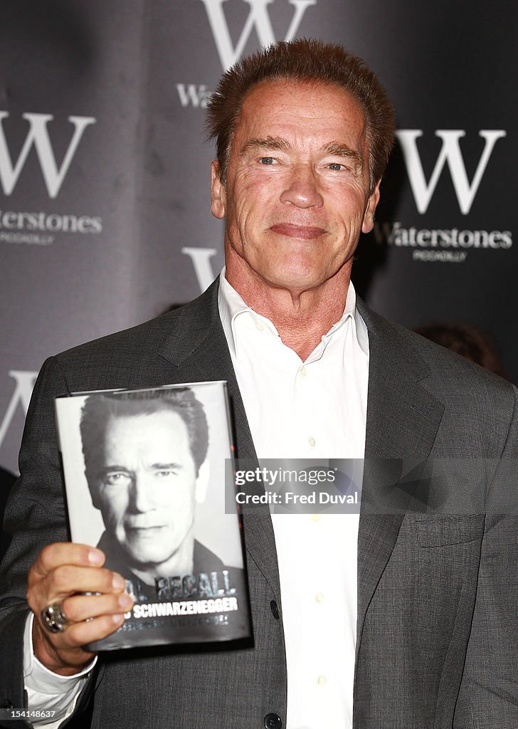 Arnold Schwarzenegger meets fans as he signs copies of his book... News
