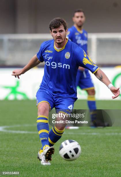 Simon Laner of Helles Verona in action during the Serie B match between Hellas Verona FC and US Grosseto at Stadio Marc'Antonio Bentegodi on October...