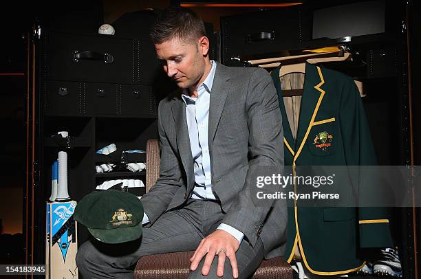18 Louis Vuitton Unveils Michael Clarke Cricket Trunk Stock Photos,  High-Res Pictures, and Images - Getty Images
