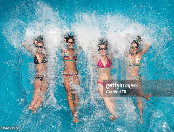 divertimento, piscina splash (xxxl) - crazy pool foto e immagini stock
