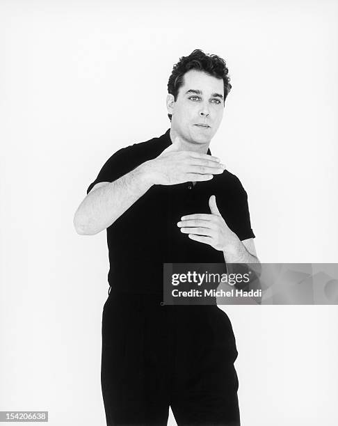 Actor Ray Liotta is photographed on April 12, 1993 in Los Angeles, California.