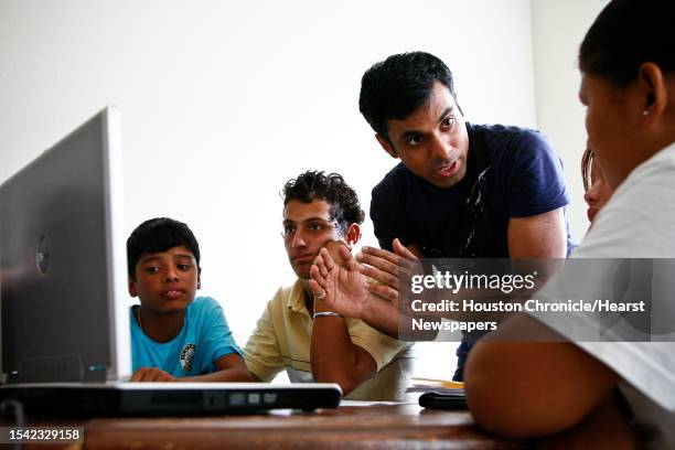 Dilan Rai 4,731 Basic Computer Class Stock Photos, High-Res Pictures, and Images ...