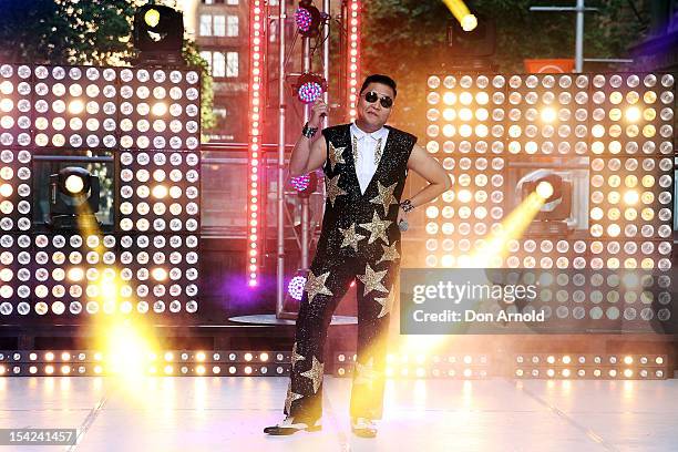 Con Psy Rapper Psy (Rapper) Photos and Premium High Res Pictures - Getty Images