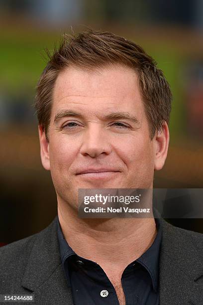 Michael Weatherly visits "Extra" at The Grove on October 16, 2012 in Los Angeles, California.