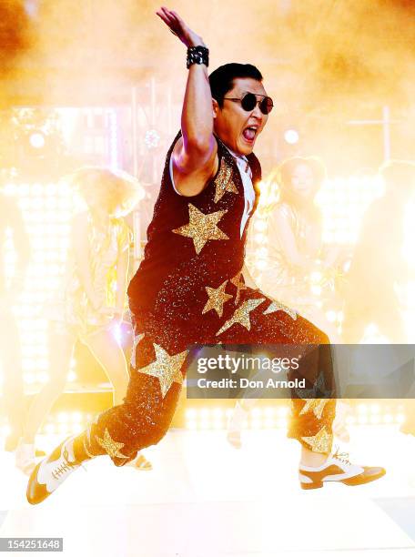 Sun Rise Above Rapper 1,144 Psy (Rapper) Stock Photos, High-Res Pictures, and Images - Getty ...