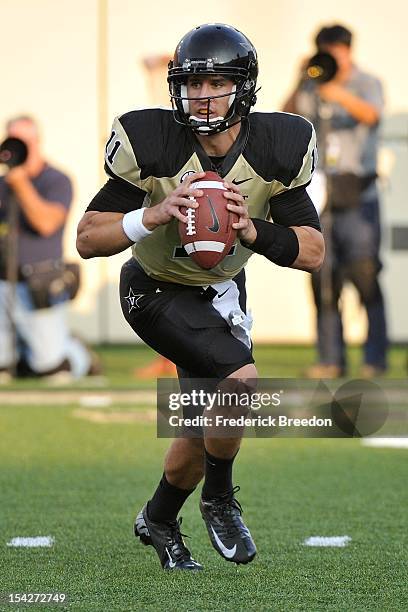 Quarterback Jordan Rodgers of the Vanderbilt Commodores plays against the Florida Gators at Vanderbilt Stadium on October 13, 2012 in Nashville,...