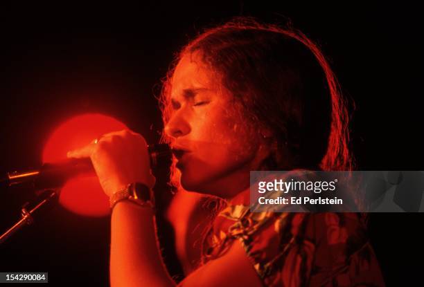 Nicolette Larson performs at the Old Waldorf club in April 1979 in San Francisco, California.