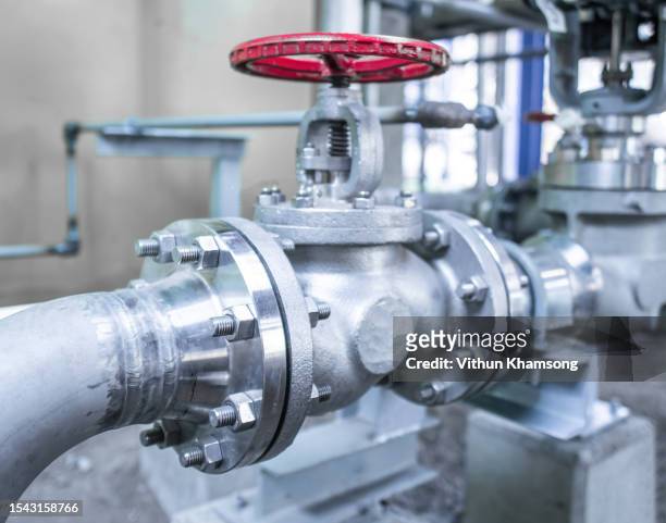 valves and pipeline system of industrial zone - air valve fotografías e imágenes de stock
